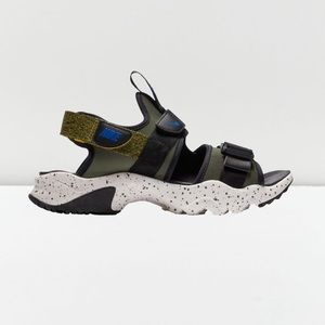 Nike canyon Sandals